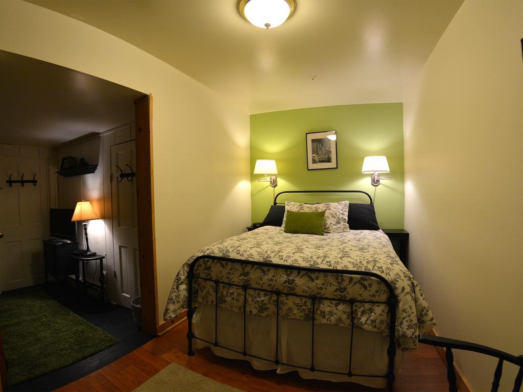 Hyde Away Inn Waitsfield Zimmer foto